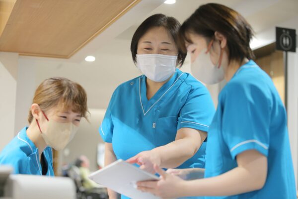 リヤンド-絆-グループの関連施設リヤンドファミーユ（藤枝）で働く看護師たち