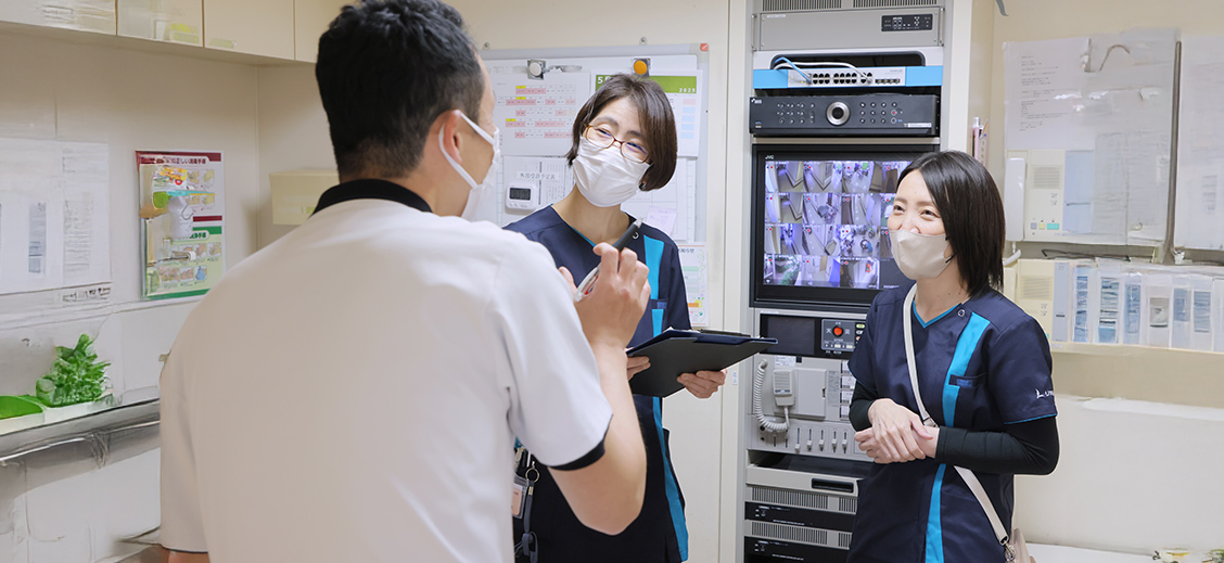 リヤンド-絆-仙台青葉の看護師と介護職員が連携している様子